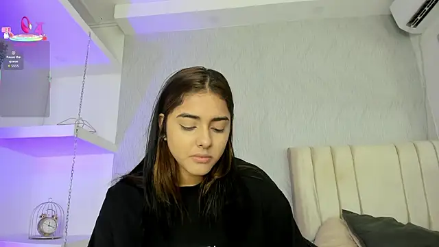 Snapshot of natalia_aguirre1 chatting on January 2026 12:10:01 PM natalia aguirre1 online show from January 2026 12:10:01 PM