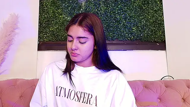 Snapshot of natalia_aguirre1 chatting on February 2026 03:12:01 PM natalia aguirre1 online show from February 2026 03:12:01 PM