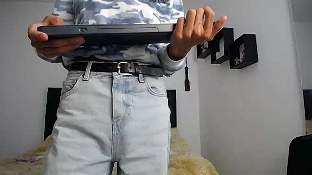 abigail f00x online show from March 2025 01:24:01 PM