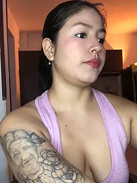 EmmaRossem online show from December 2025 07:33:02 PM