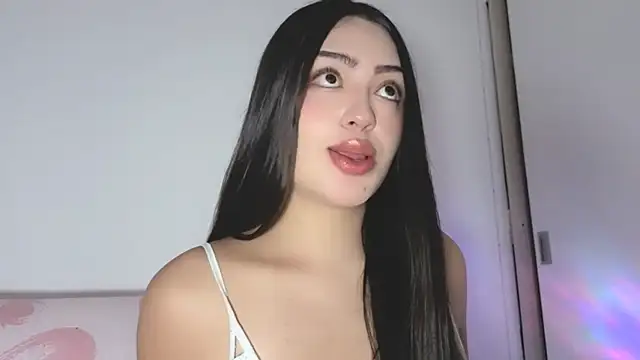 Sweet-Sophiee online show from April 2026 03:30:02 AM