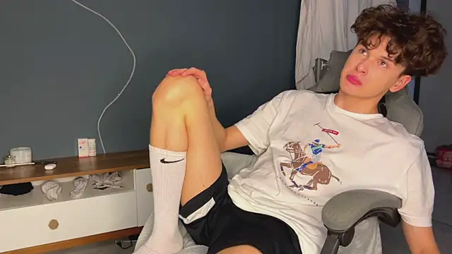 alyx garden online show from December 2024 04:04:01 PM