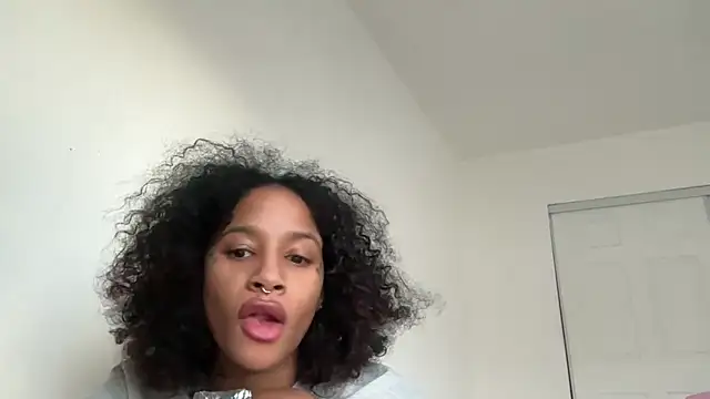 Snapshot of shandiloveslemonss chatting on October 2025 10:04:01 PM shandiloveslemonss online show from October 2025 10:04:01 PM