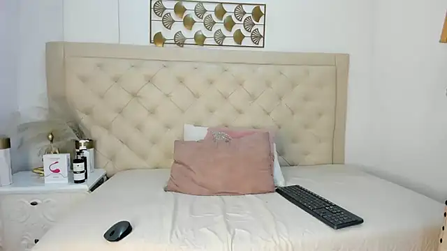  chloe adams online show from February 2025 11:41:01 AM