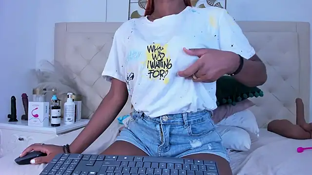  chloe adams online show from March 2025 11:33:02 AM