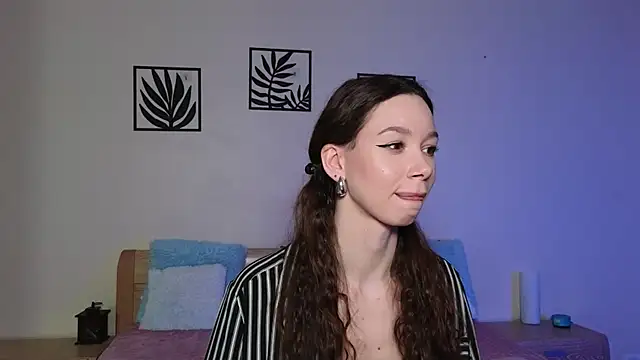 katycrown online show from March 2025 07:06:02 PM