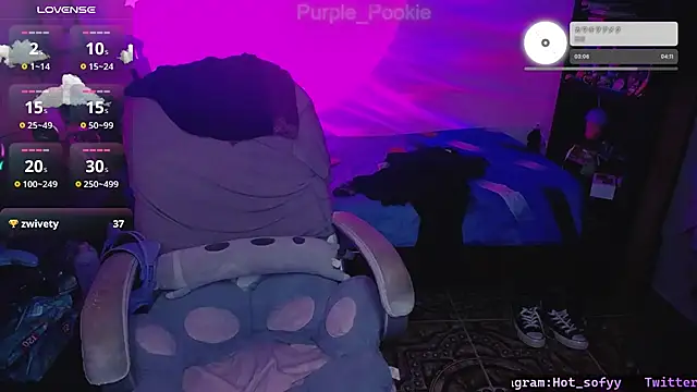 Snapshot of Purple_Pookie chatting on January 2025 06:35:02 AM Purple Pookie online show from January 2025 06:35:02 AM