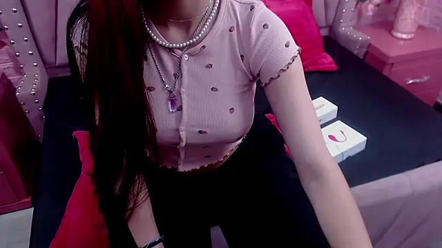 Snapshot of Katty_Queen chatting on January 2025 07:54:01 PM Katty Queen online show from January 2025 07:54:01 PM