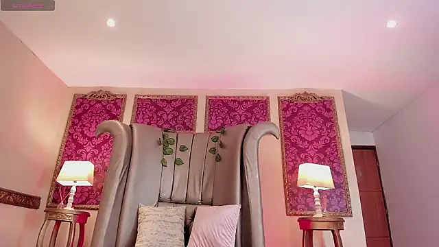 ElectraRaptiis online show from January 2026 08:32:01 PM