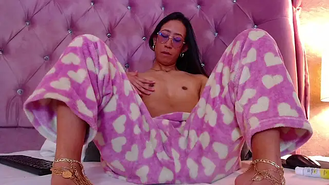 GabyPetit online show from January 2025 04:03:01 PM