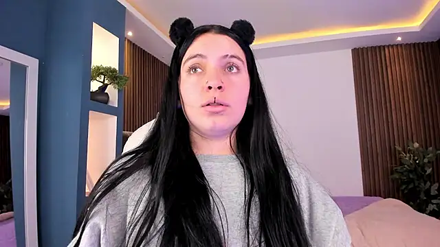 Snapshot of Lucy_Smith2 chatting on January 2025 08:30:01 AM Lucy Smith2 online show from January 2025 08:30:01 AM