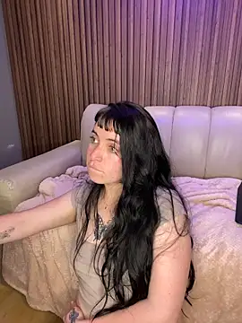 Lucy Smith2 online show from November 2025 03:58:01 PM