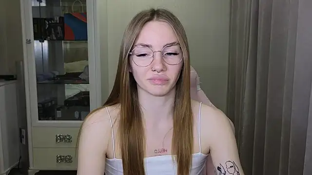 Snapshot of littlevildevil chatting on December 2024 02:22:01 PM littlevildevil online show from December 2024 02:22:01 PM