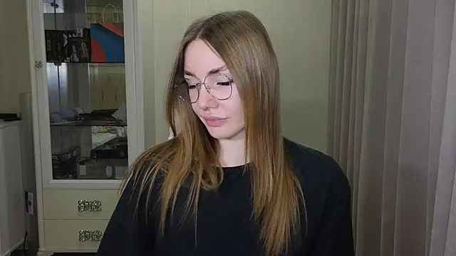 Snapshot of littlevildevil chatting on December 2024 12:35:01 PM littlevildevil online show from December 2024 12:35:01 PM