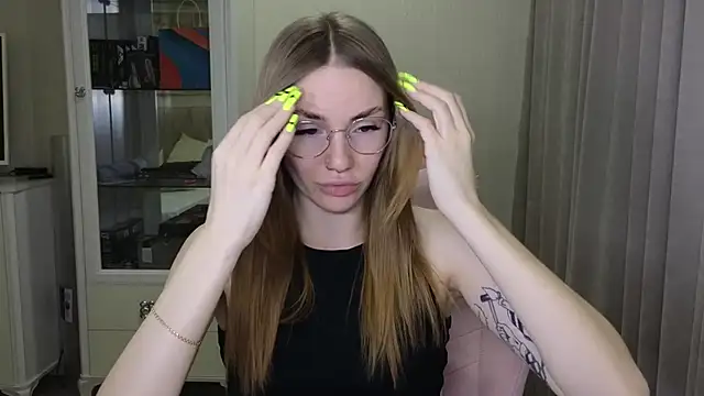 Snapshot of littlevildevil chatting on December 2024 11:11:01 AM littlevildevil online show from December 2024 11:11:01 AM