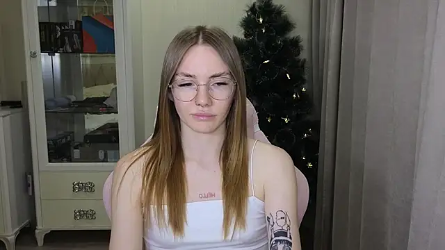 Snapshot of littlevildevil chatting on December 2024 03:11:01 PM littlevildevil online show from December 2024 03:11:01 PM