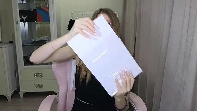 Snapshot of littlevildevil chatting on January 2025 11:20:02 AM littlevildevil online show from January 2025 11:20:02 AM