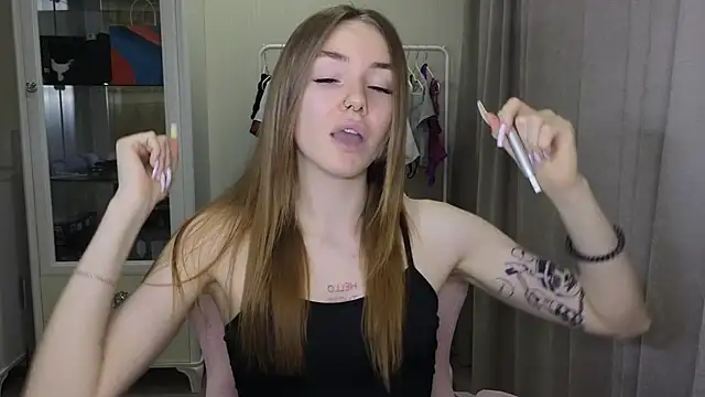 Snapshot of littlevildevil chatting on January 2025 11:34:02 AM littlevildevil online show from January 2025 11:34:02 AM