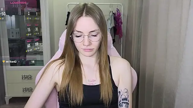 Snapshot of littlevildevil chatting on February 2025 09:05:02 AM littlevildevil online show from February 2025 09:05:02 AM