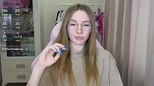 Snapshot of littlevildevil chatting on February 2025 10:18:01 AM littlevildevil online show from February 2025 10:18:01 AM