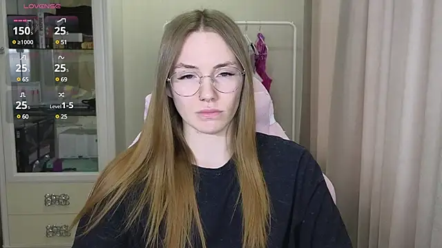 Snapshot of littlevildevil chatting on February 2025 11:10:02 AM littlevildevil online show from February 2025 11:10:02 AM