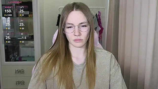 Snapshot of littlevildevil chatting on February 2025 11:20:01 AM littlevildevil online show from February 2025 11:20:01 AM