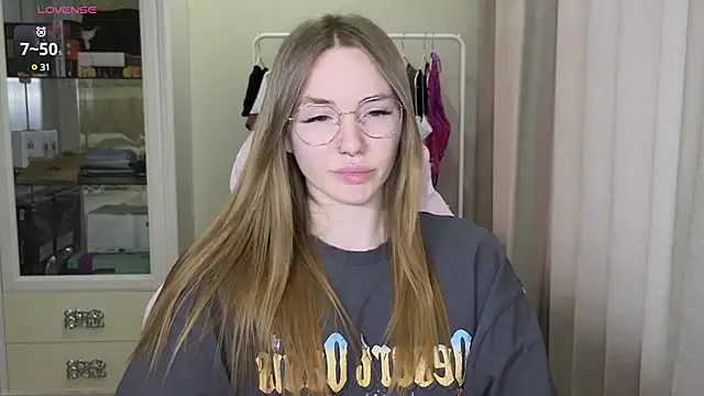 Snapshot of littlevildevil chatting on February 2025 11:14:02 AM littlevildevil online show from February 2025 11:14:02 AM