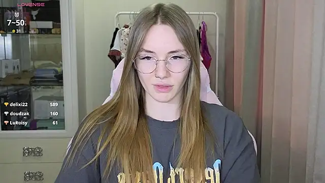 Snapshot of littlevildevil chatting on February 2025 02:20:02 PM littlevildevil online show from February 2025 02:20:02 PM