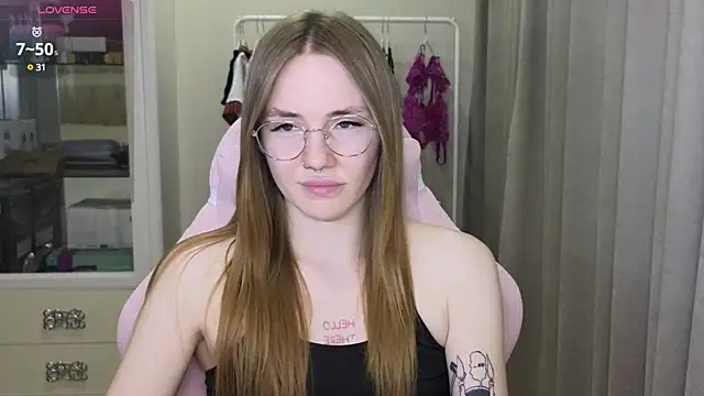 Snapshot of littlevildevil chatting on March 2025 02:34:02 PM littlevildevil online show from March 2025 02:34:02 PM