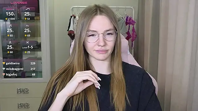 Snapshot of littlevildevil chatting on March 2025 12:22:01 PM littlevildevil online show from March 2025 12:22:01 PM