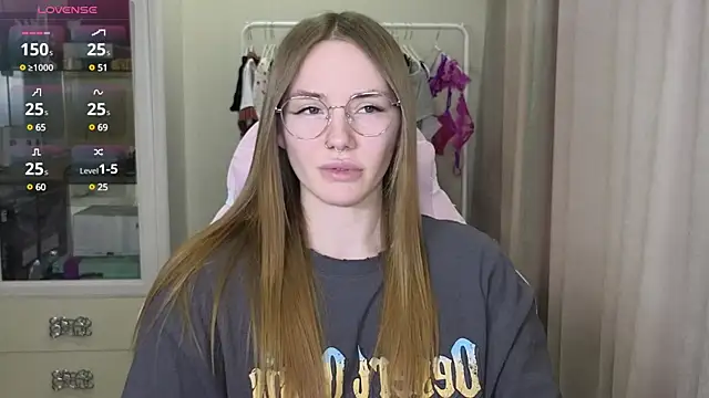 Snapshot of littlevildevil chatting on March 2025 12:05:02 PM littlevildevil online show from March 2025 12:05:02 PM