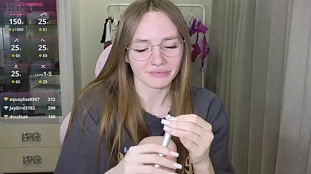 Snapshot of littlevildevil chatting on March 2025 03:09:02 PM littlevildevil online show from March 2025 03:09:02 PM