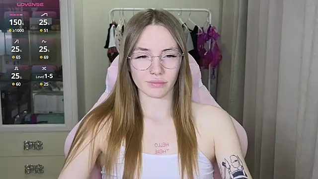 Snapshot of littlevildevil chatting on March 2025 11:08:02 AM littlevildevil online show from March 2025 11:08:02 AM