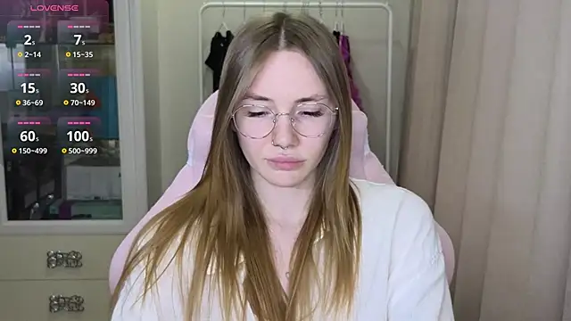 Snapshot of littlevildevil chatting on March 2025 11:12:02 AM littlevildevil online show from March 2025 11:12:02 AM