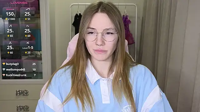 Snapshot of littlevildevil chatting on March 2025 11:49:02 AM littlevildevil online show from March 2025 11:49:02 AM