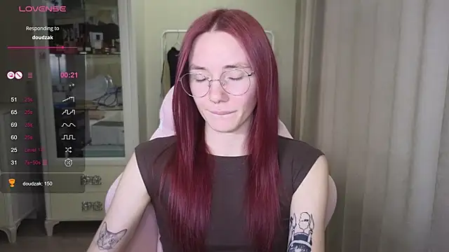 Snapshot of littlevildevil chatting on September 2025 11:00:02 AM littlevildevil online show from September 2025 11:00:02 AM