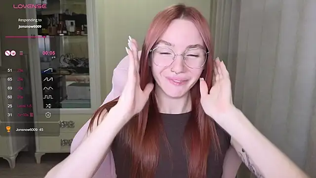 Snapshot of littlevildevil chatting on October 2025 11:07:01 AM littlevildevil online show from October 2025 11:07:01 AM