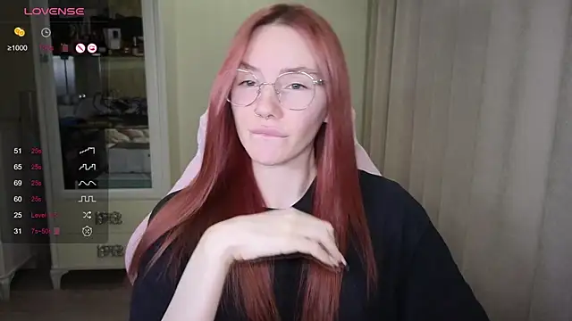 Snapshot of littlevildevil chatting on October 2025 10:59:02 AM littlevildevil online show from October 2025 10:59:02 AM