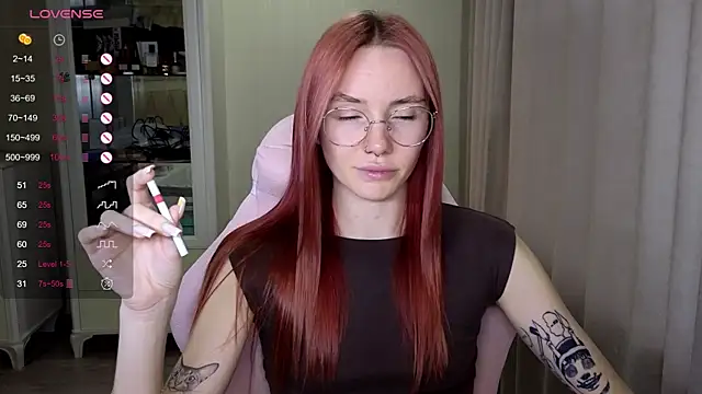 Snapshot of littlevildevil chatting on October 2025 10:49:01 AM littlevildevil online show from October 2025 10:49:01 AM