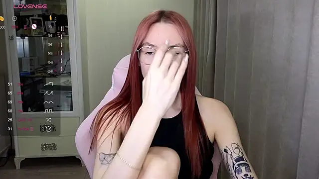 Snapshot of littlevildevil chatting on October 2025 11:10:01 AM littlevildevil online show from October 2025 11:10:01 AM