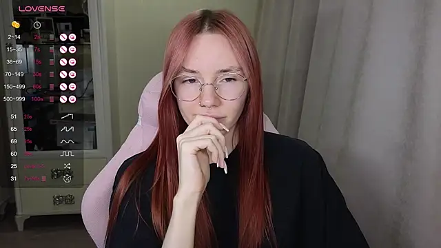 Snapshot of littlevildevil chatting on November 2025 10:28:02 AM littlevildevil online show from November 2025 10:28:02 AM