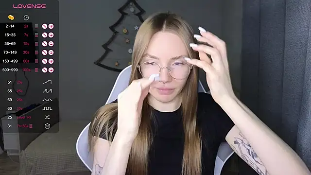 Snapshot of littlevildevil chatting on January 2026 09:56:01 AM littlevildevil online show from January 2026 09:56:01 AM