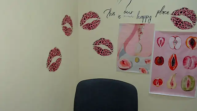 Snapshot of MademoiselleCl chatting on January 2025 06:59:01 AM MademoiselleCl online show from January 2025 06:59:01 AM