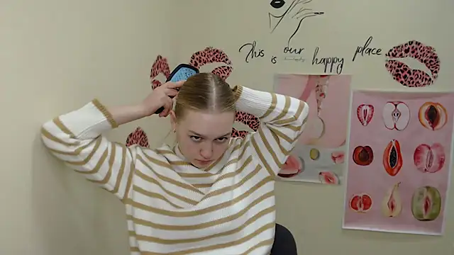 Snapshot of MademoiselleCl chatting on January 2025 11:31:02 AM MademoiselleCl online show from January 2025 11:31:02 AM