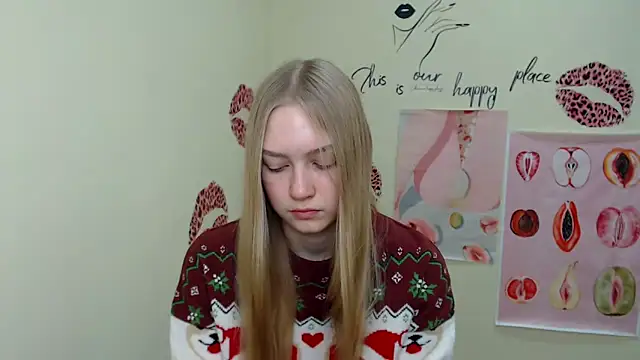 Snapshot of MademoiselleCl chatting on January 2025 07:28:01 AM MademoiselleCl online show from January 2025 07:28:01 AM