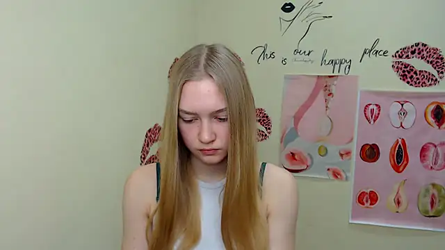 Snapshot of MademoiselleCl chatting on January 2025 07:14:02 AM MademoiselleCl online show from January 2025 07:14:02 AM