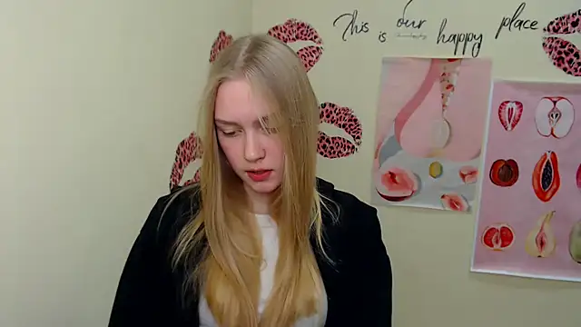 Snapshot of MademoiselleCl chatting on January 2025 04:49:02 PM MademoiselleCl online show from January 2025 04:49:02 PM