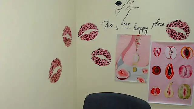 Snapshot of MademoiselleCl chatting on January 2025 06:33:01 AM MademoiselleCl online show from January 2025 06:33:01 AM