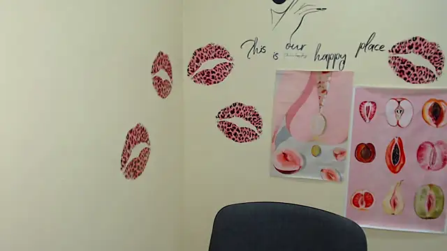 Snapshot of MademoiselleCl chatting on February 2025 05:15:02 PM MademoiselleCl online show from February 2025 05:15:02 PM