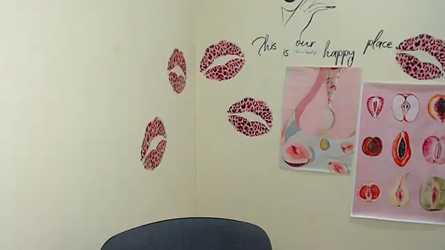 Snapshot of MademoiselleCl chatting on February 2025 10:20:02 AM MademoiselleCl online show from February 2025 10:20:02 AM